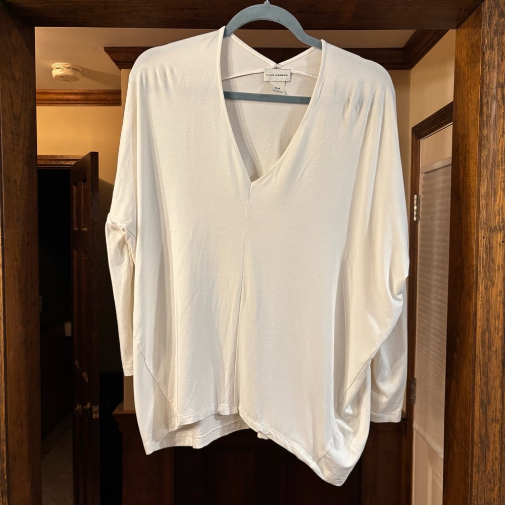 Club Monaco White V-Neck Dolman Sleeve 3/4 Sleeve Relaxed Blouse